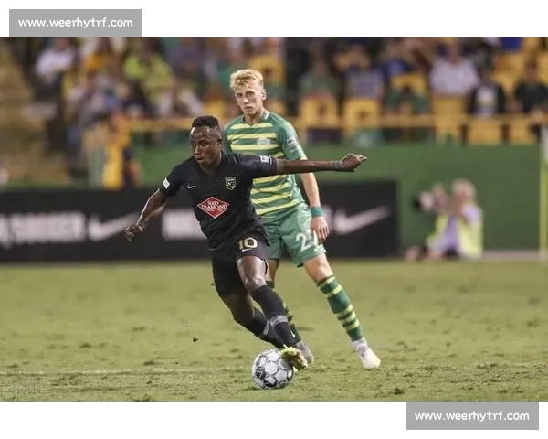 高清足球赛事直播APP下载指南畅享全球赛场精彩即时比分数据分析权威解说 - 副本 (151) - 副本 - 副本 - 副本 - 副本